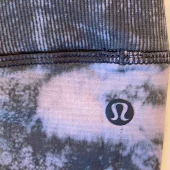 LULULEMON LEGGINGS! - Picture 2 of 5